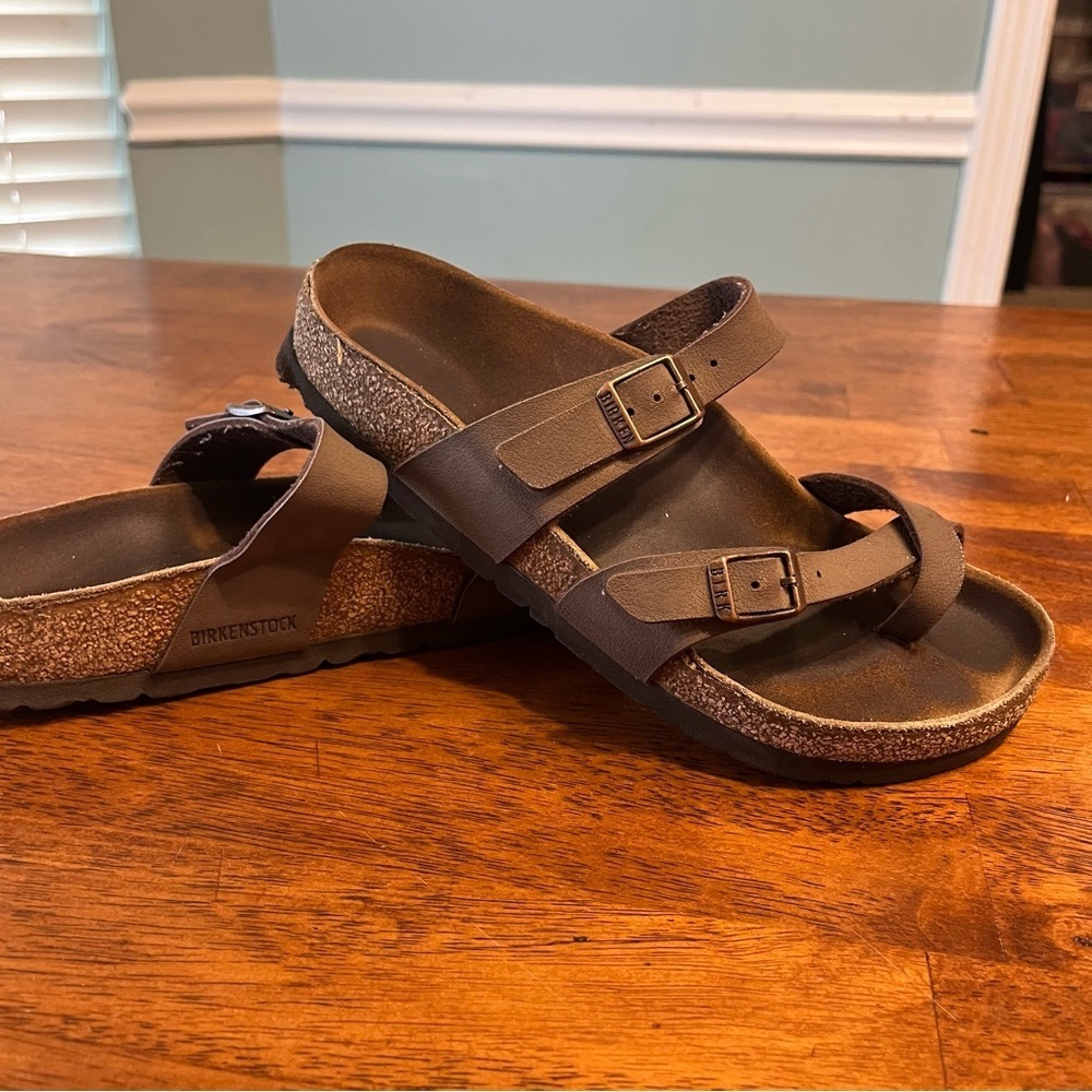 Birkenstock women’s Mayfair sandals no size tag measures 5-5.5 size